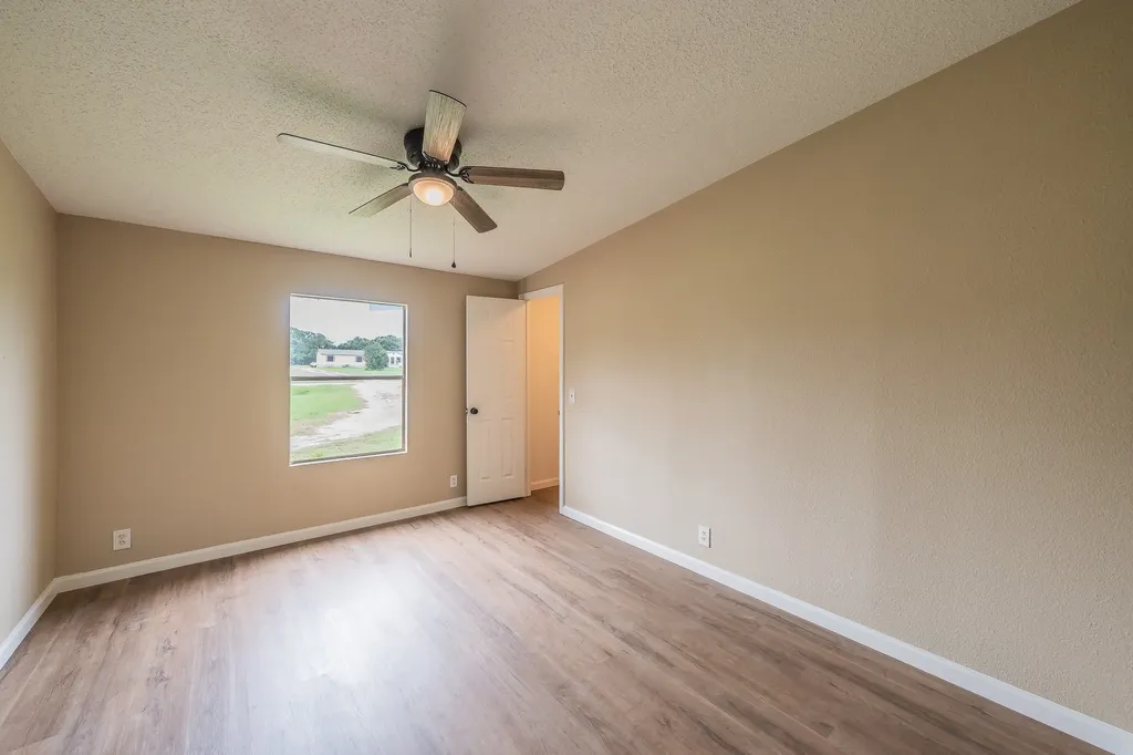 153 Clay Court Springtown TX 76082