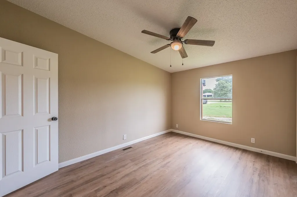 153 Clay Court Springtown TX 76082