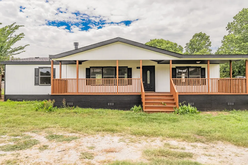 153 Clay Court Springtown TX 76082