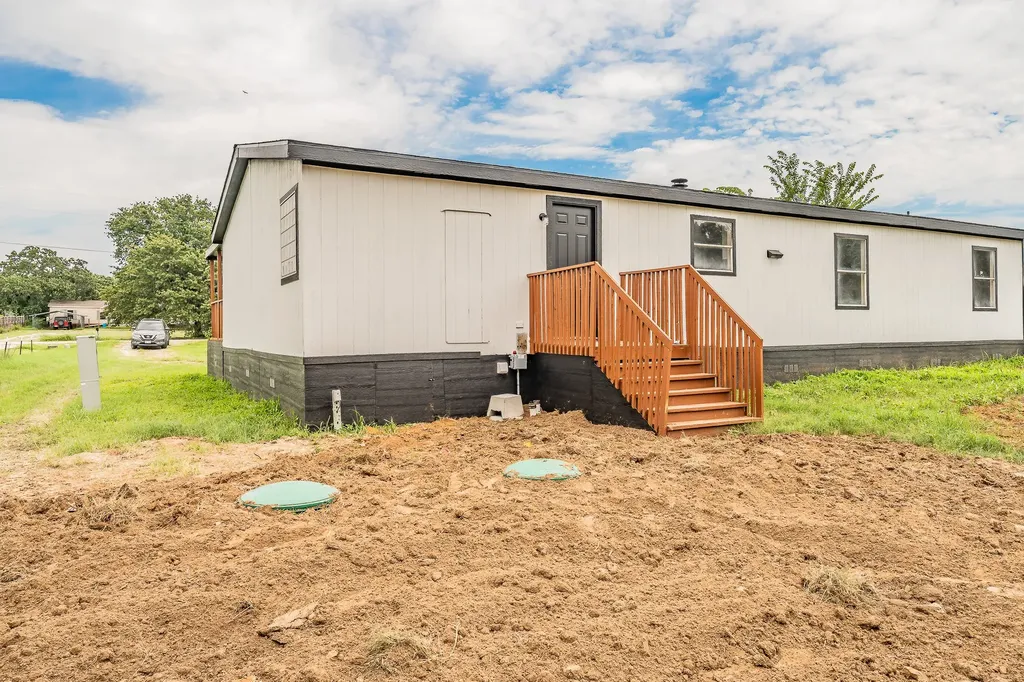 153 Clay Court Springtown TX 76082