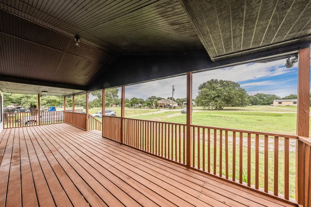153 Clay Court Springtown TX 76082
