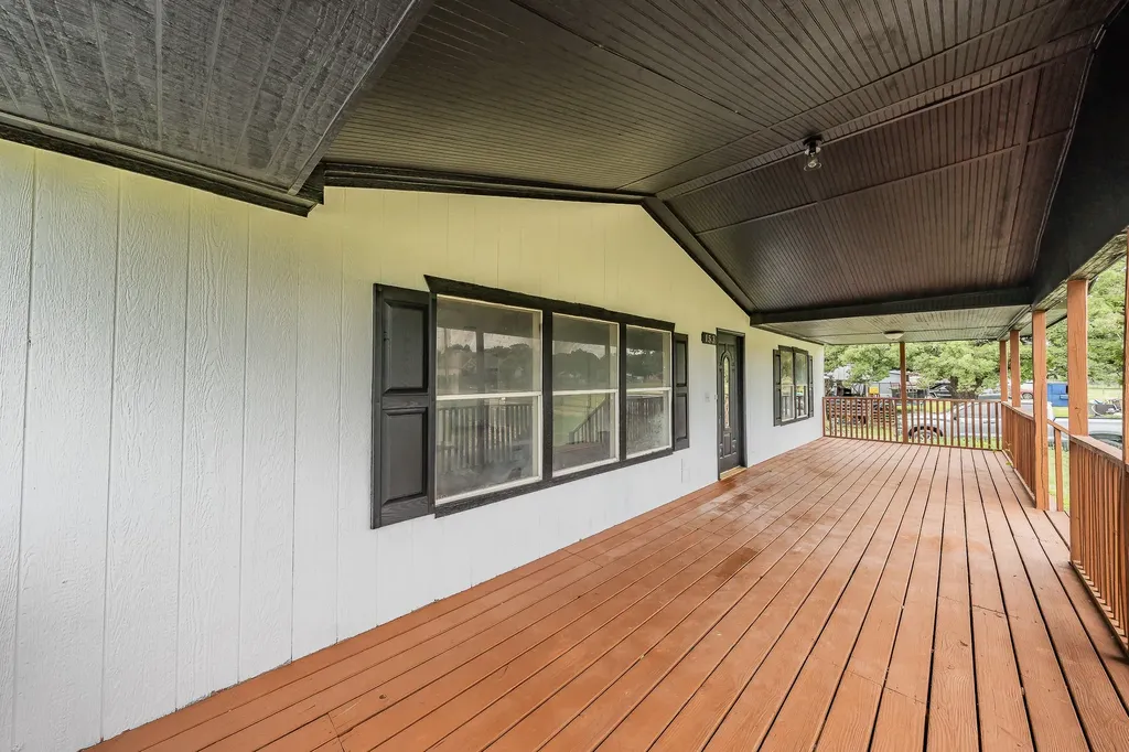 153 Clay Court Springtown TX 76082