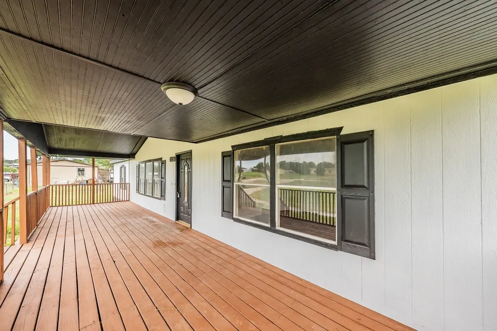 153 Clay Court Springtown TX 76082