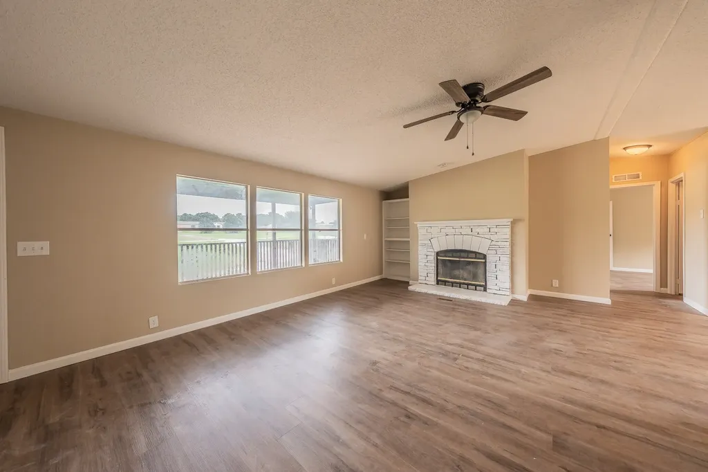 153 Clay Court Springtown TX 76082