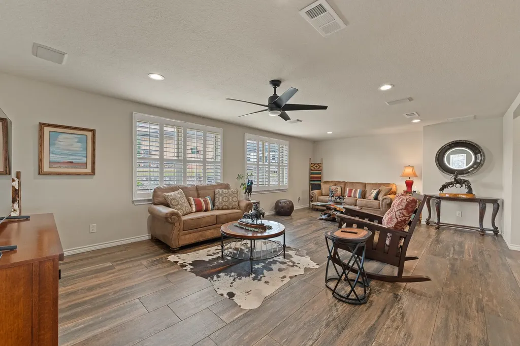 4515 E Renfro Street Alvarado TX 76009