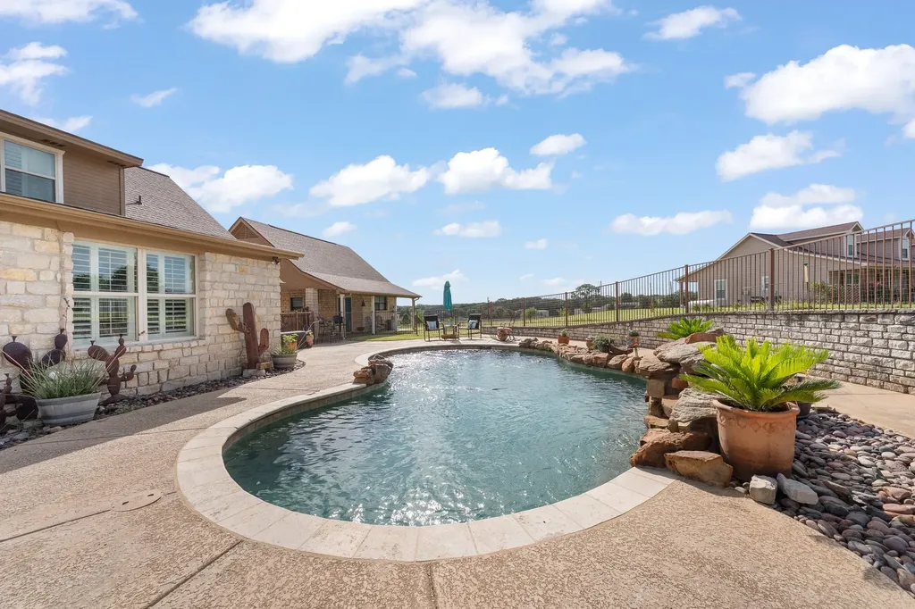 4515 E Renfro Street Alvarado TX 76009