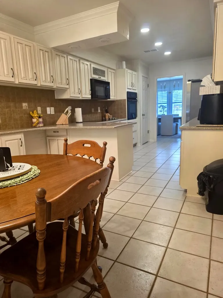 355 35th Street SE Paris TX 75460