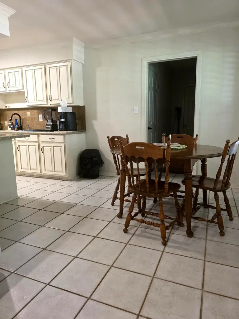 355 35th Street SE Paris TX 75460