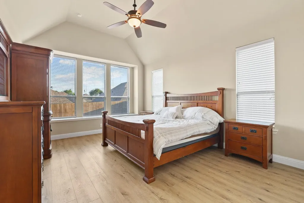 223 Thompson Drive Van Alstyne TX 75495