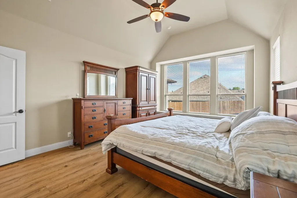 223 Thompson Drive Van Alstyne TX 75495