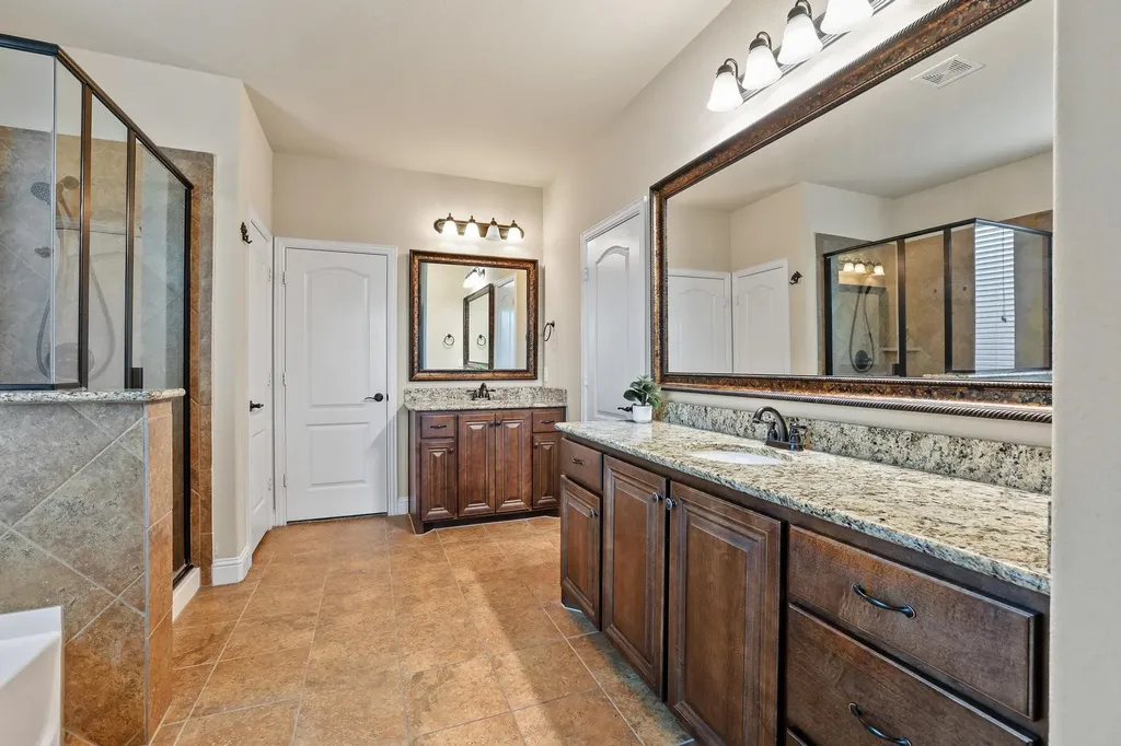 223 Thompson Drive Van Alstyne TX 75495