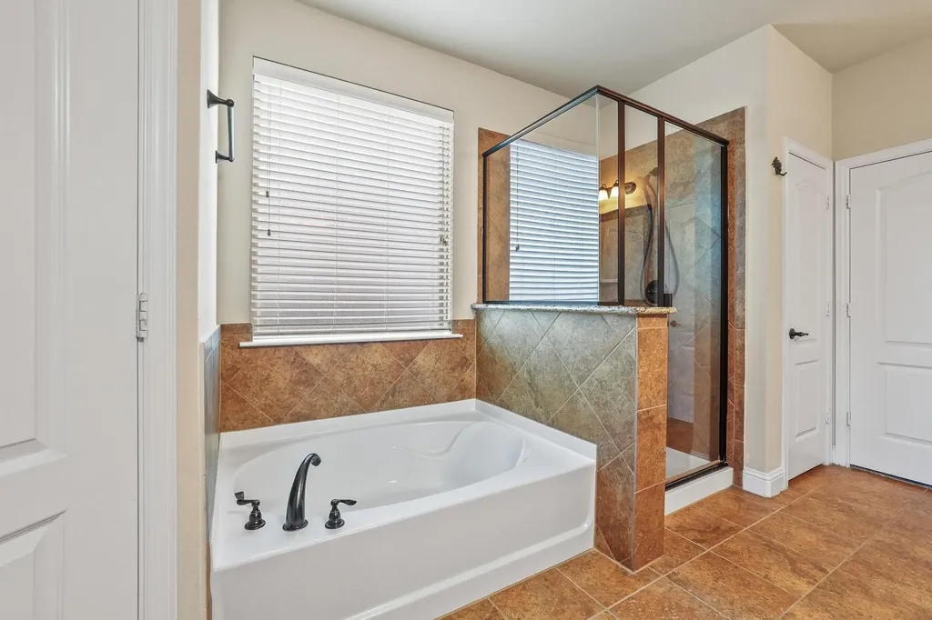 223 Thompson Drive Van Alstyne TX 75495