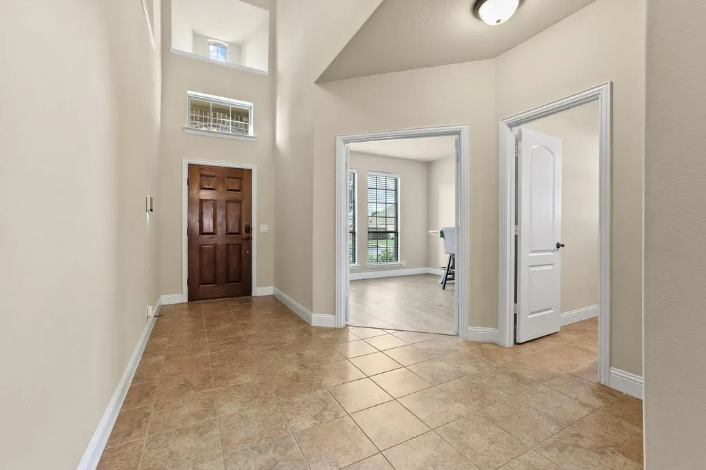 223 Thompson Drive Van Alstyne TX 75495