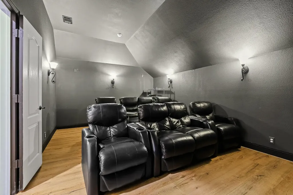 223 Thompson Drive Van Alstyne TX 75495
