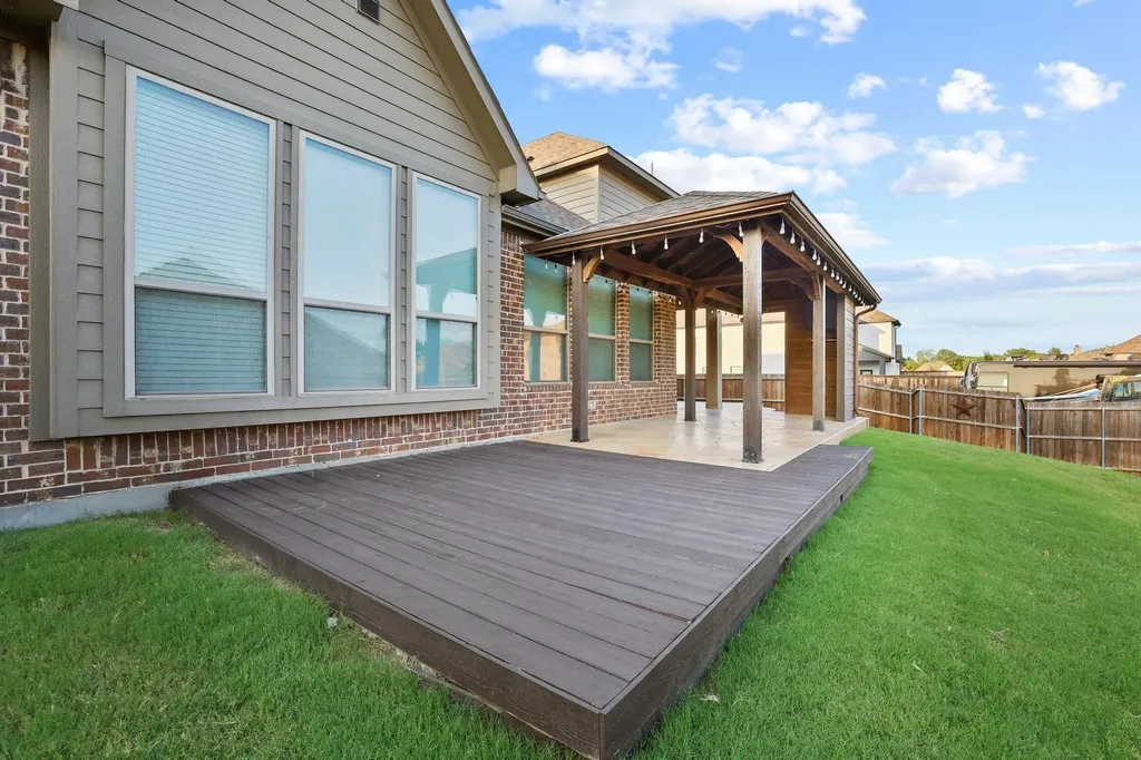 223 Thompson Drive Van Alstyne TX 75495