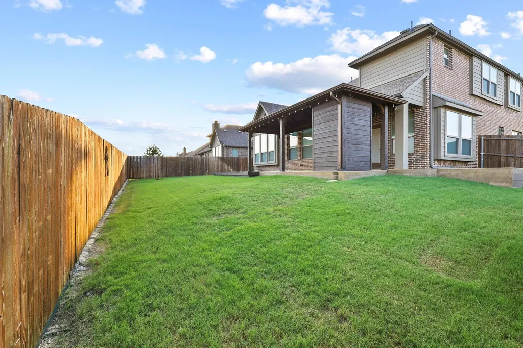 223 Thompson Drive Van Alstyne TX 75495
