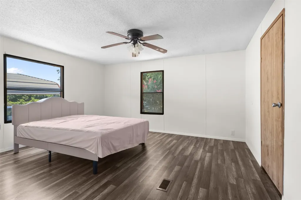 9037 County Road 346 Terrell TX 75161