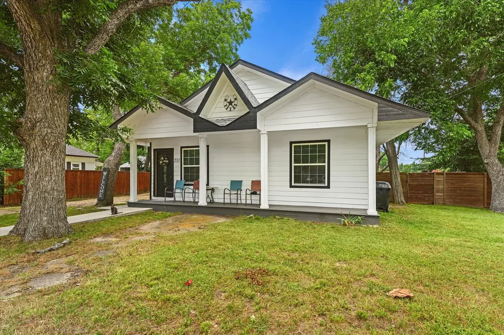 211 N Main Street Crandall TX 75114