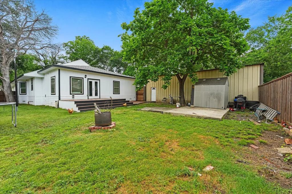 211 N Main Street Crandall TX 75114