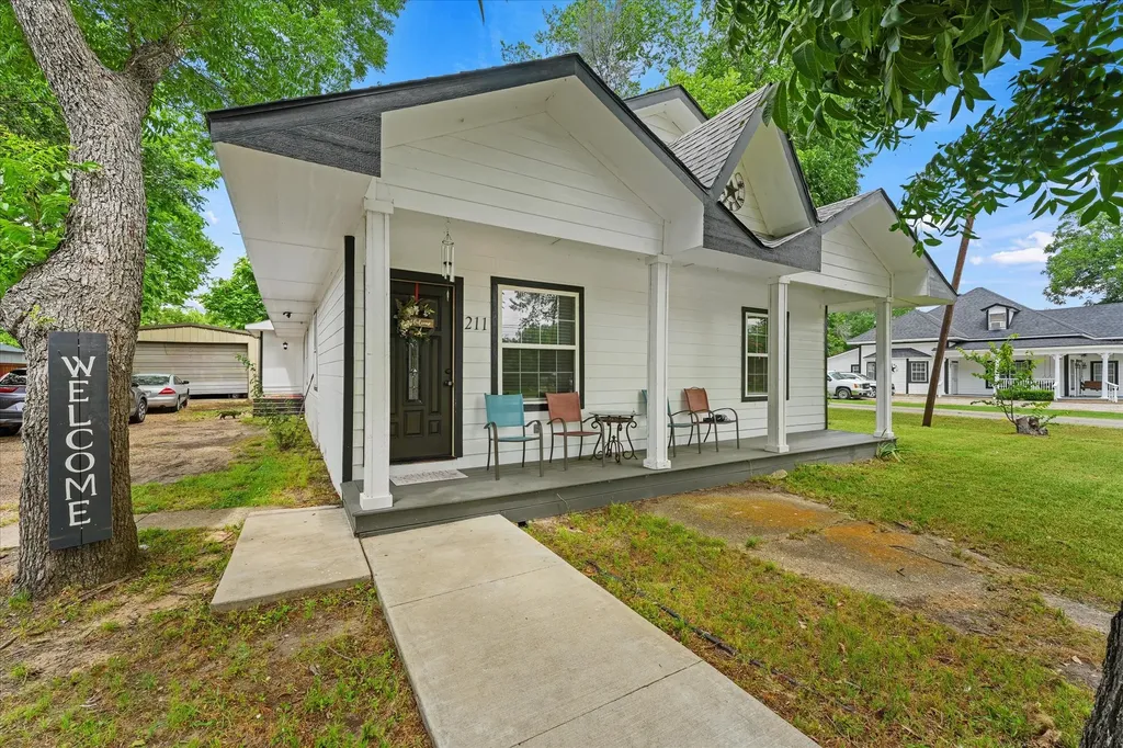 211 N Main Street Crandall TX 75114