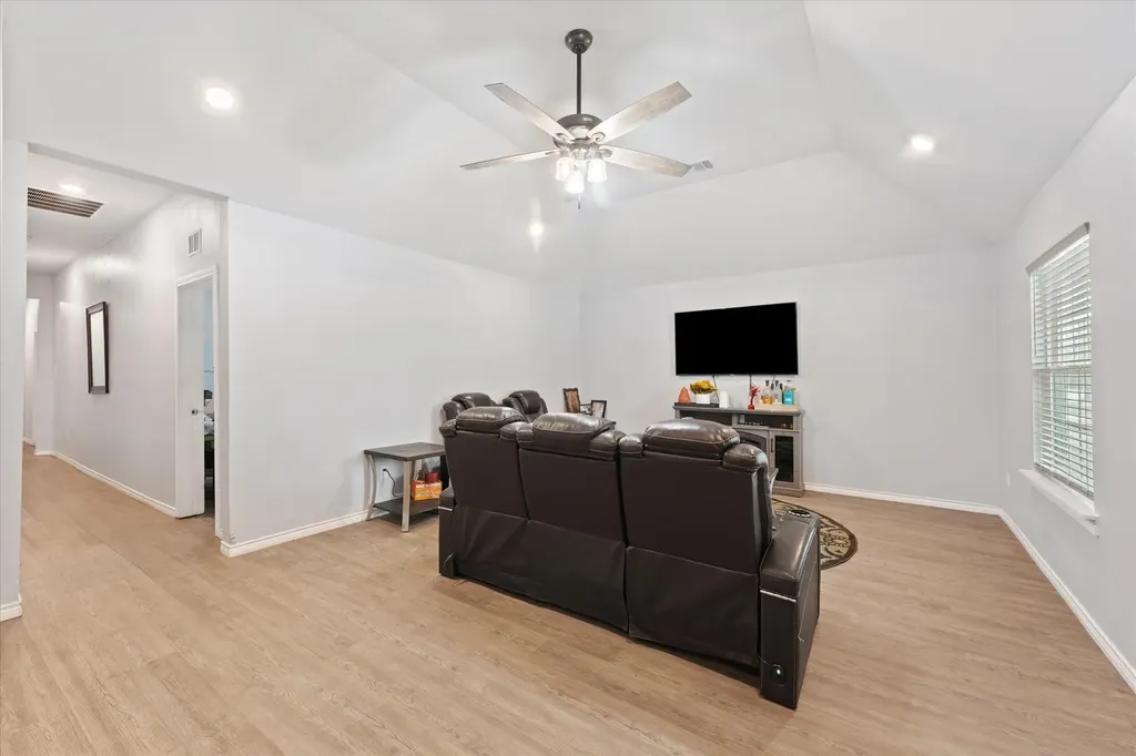 211 N Main Street Crandall TX 75114