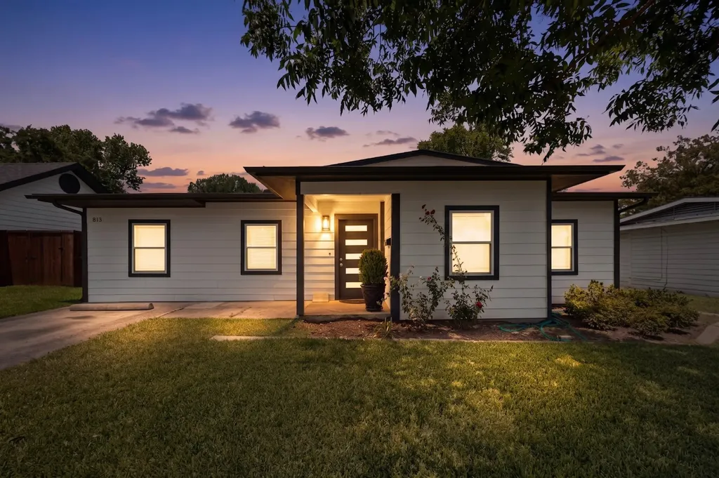 813 Travis Street Garland TX 75040