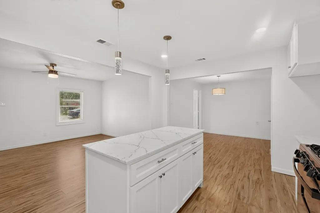 813 Travis Street Garland TX 75040