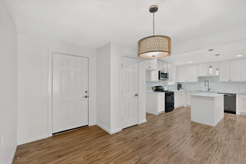 813 Travis Street Garland TX 75040