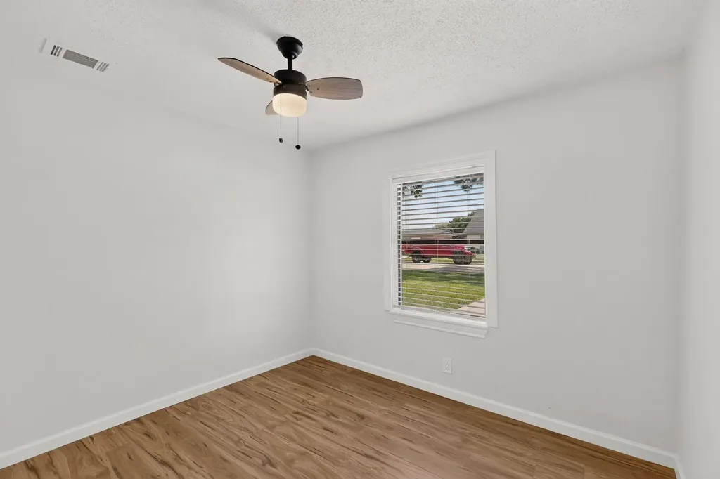 813 Travis Street Garland TX 75040