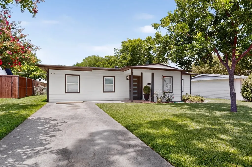813 Travis Street Garland TX 75040