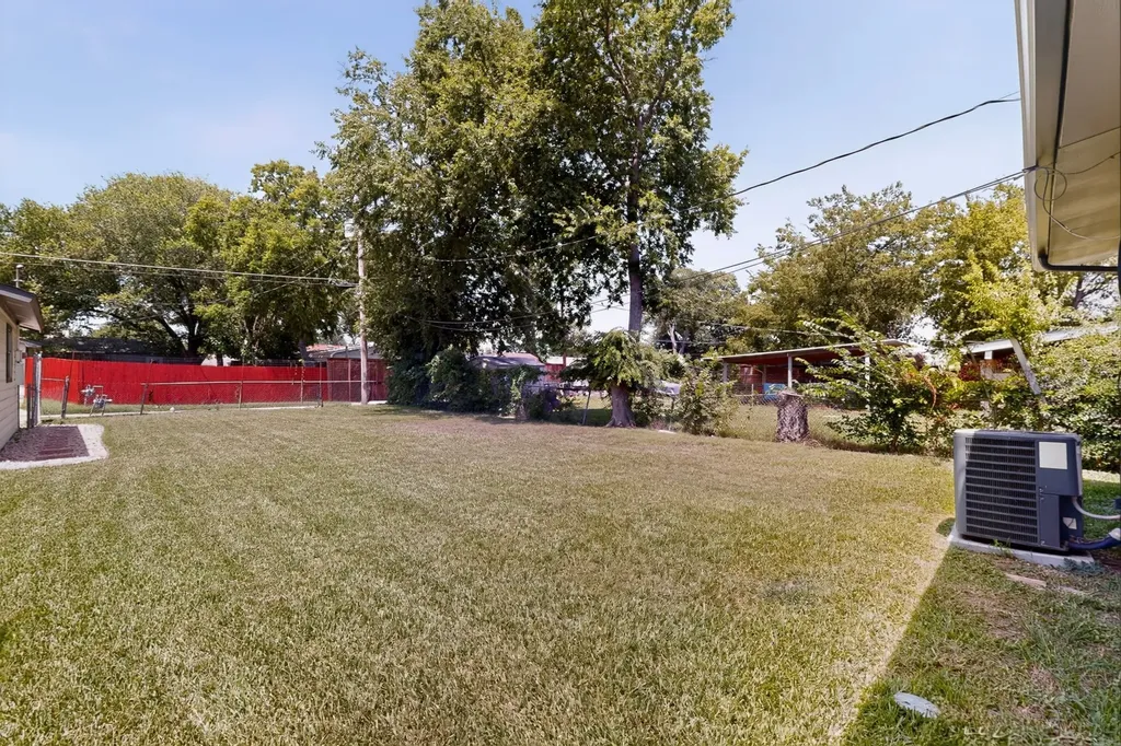 813 Travis Street Garland TX 75040