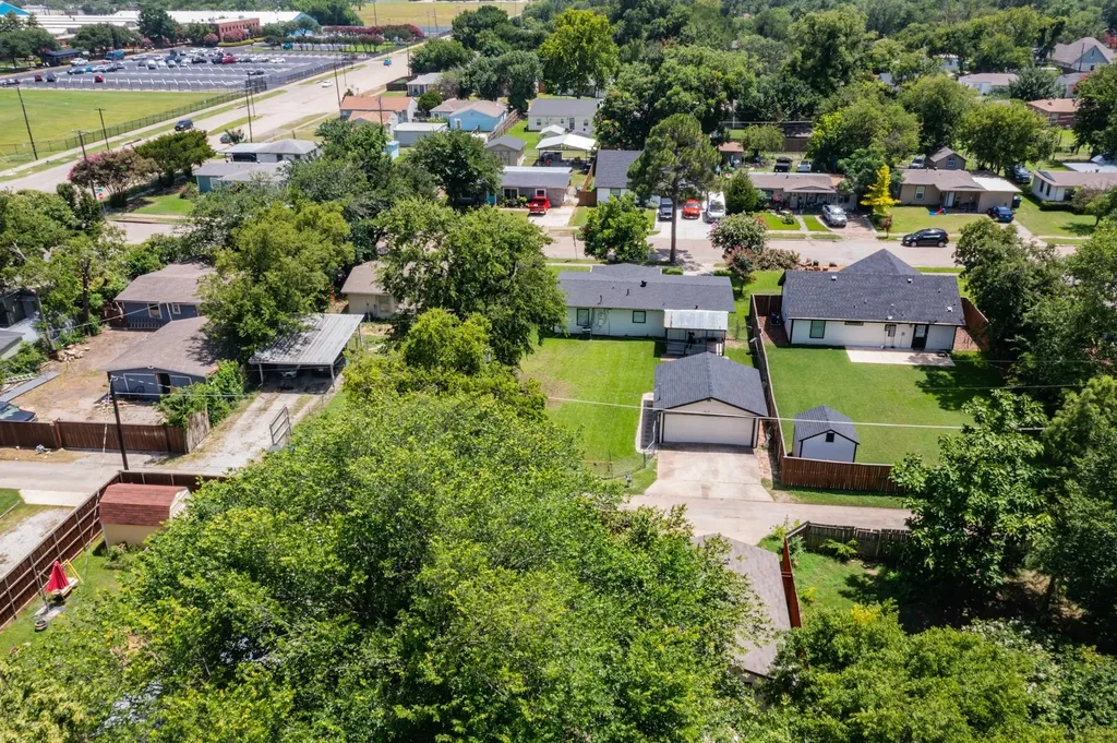 813 Travis Street Garland TX 75040