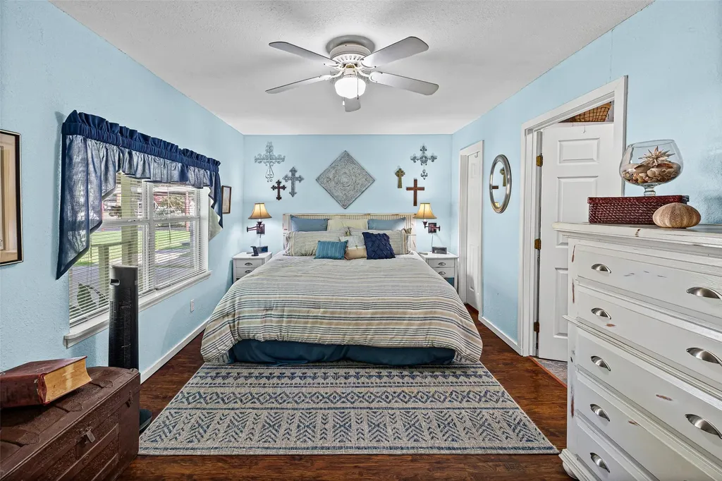 4517 Wildwood Circle Granbury TX 76049