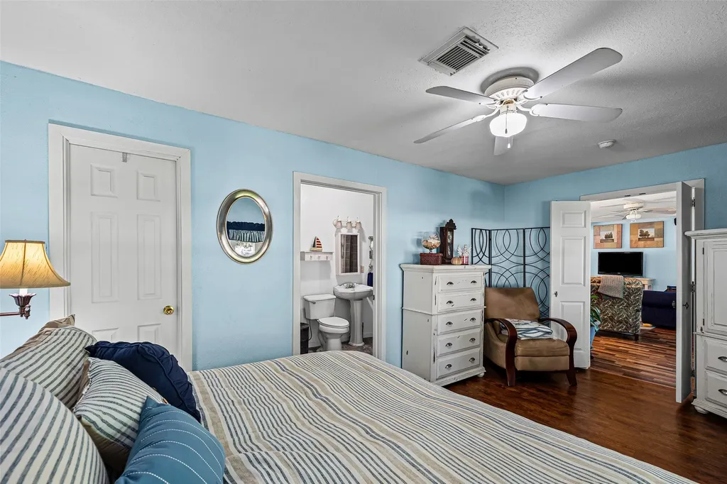 4517 Wildwood Circle Granbury TX 76049