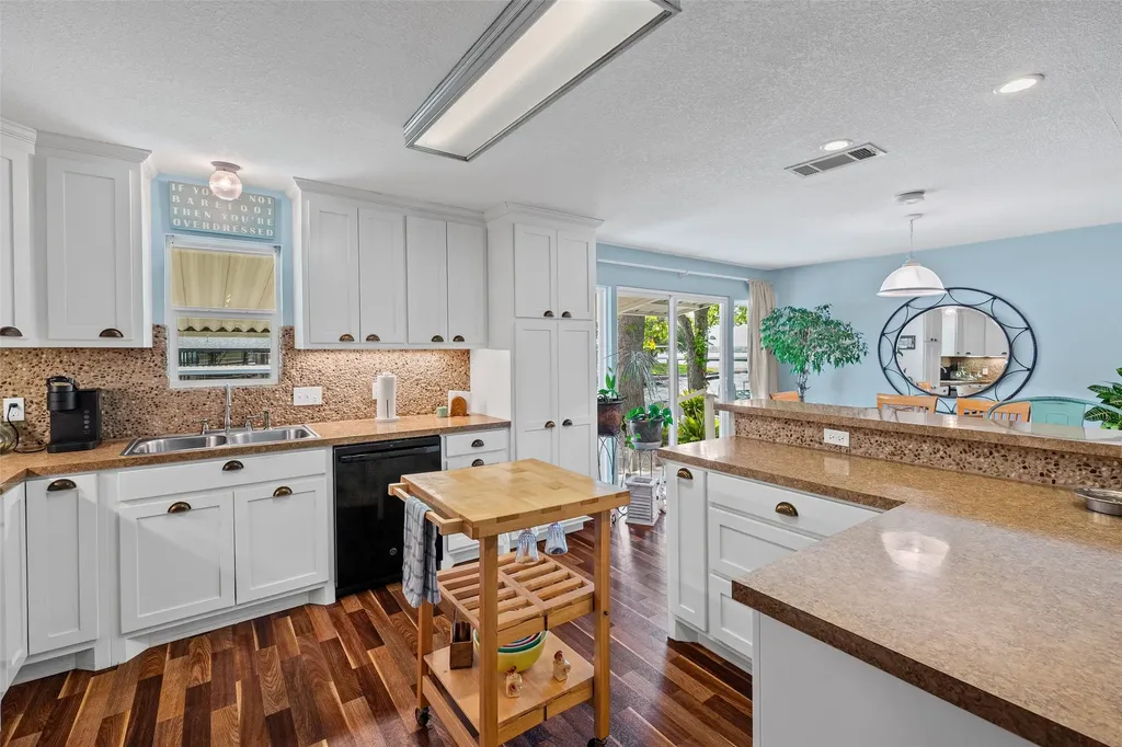 4517 Wildwood Circle Granbury TX 76049