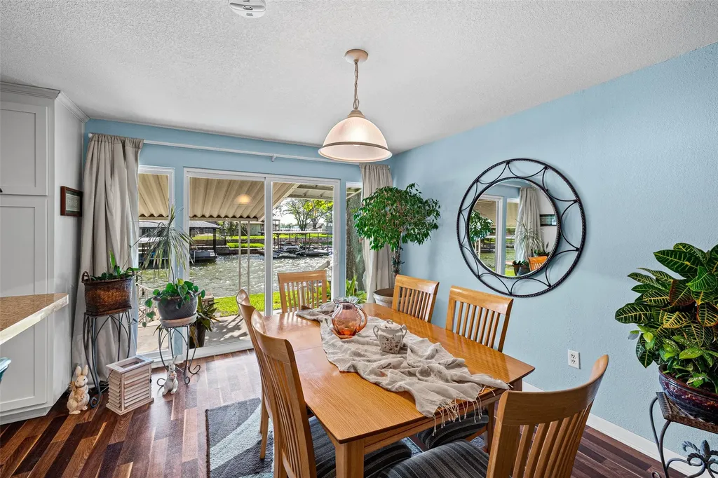 4517 Wildwood Circle Granbury TX 76049