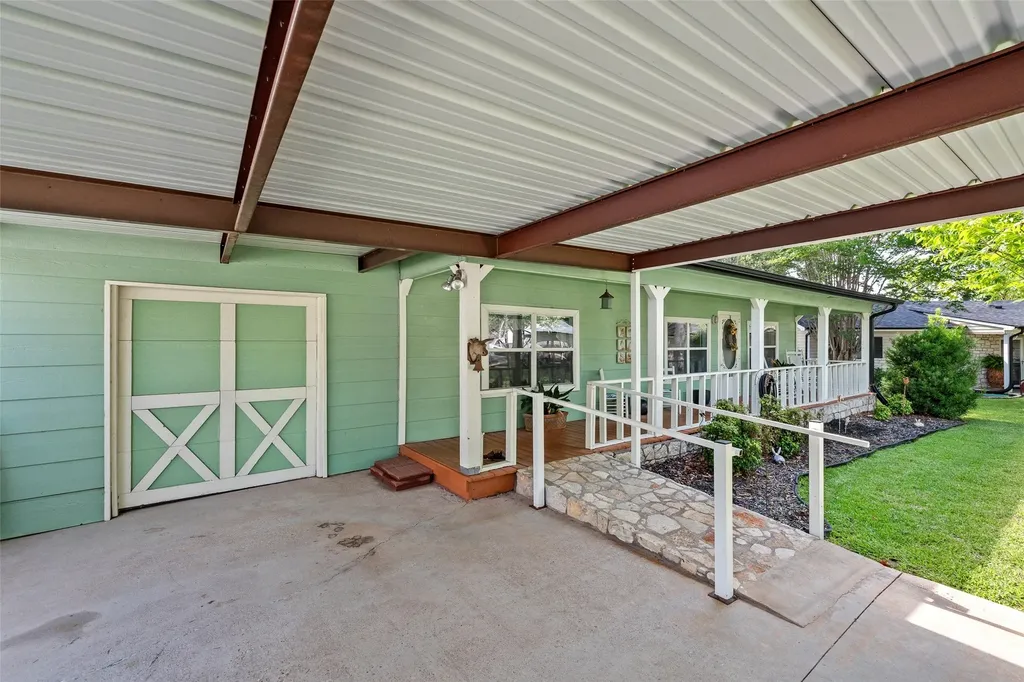 4517 Wildwood Circle Granbury TX 76049