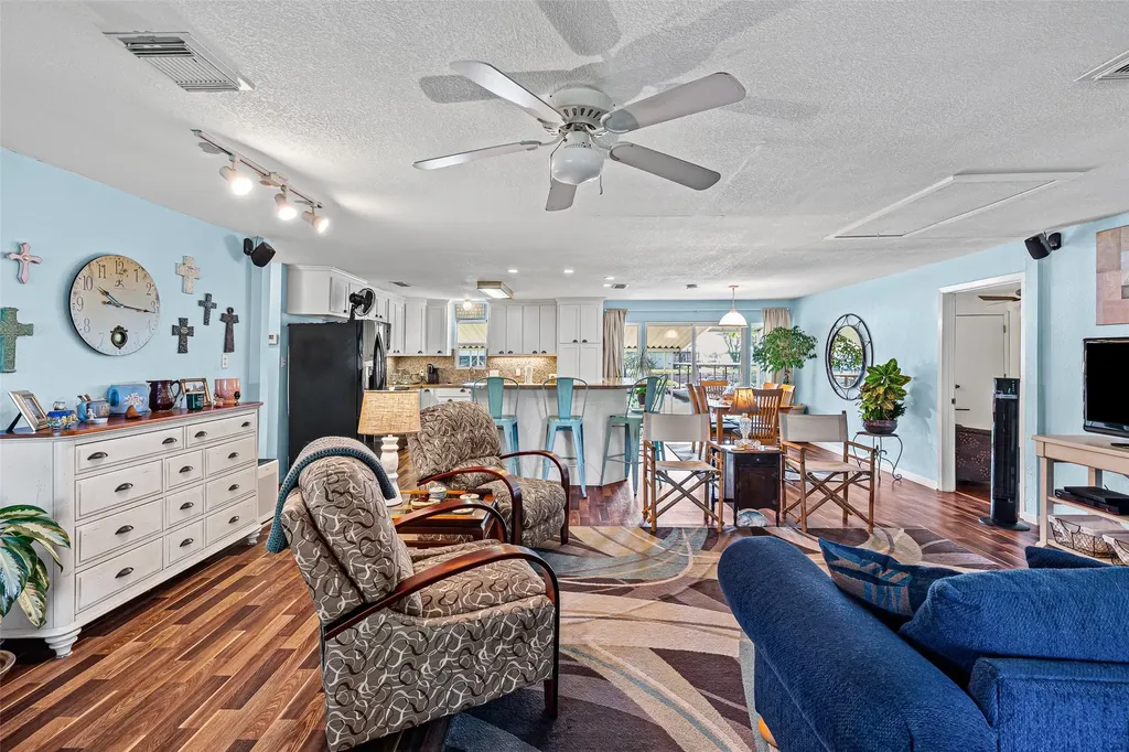 4517 Wildwood Circle Granbury TX 76049