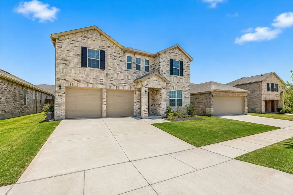 1913 Winding Creek Way Denton TX 76208