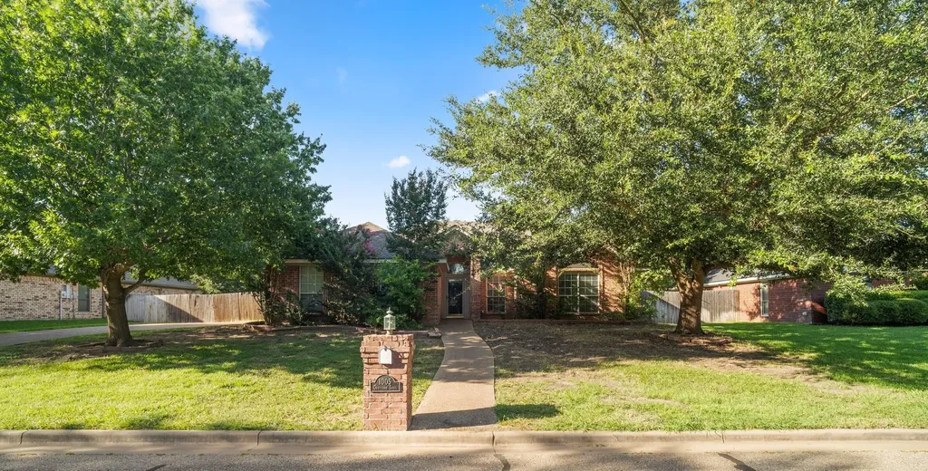 1005 Cheyenne Trail Hewitt TX 76643