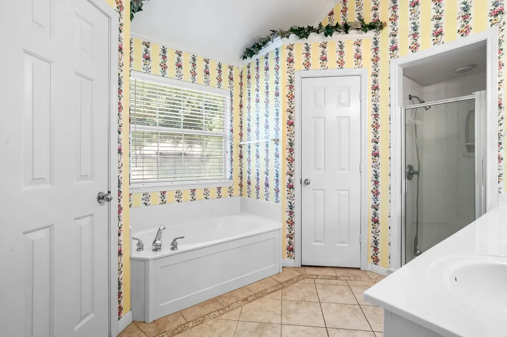 1005 Cheyenne Trail Hewitt TX 76643