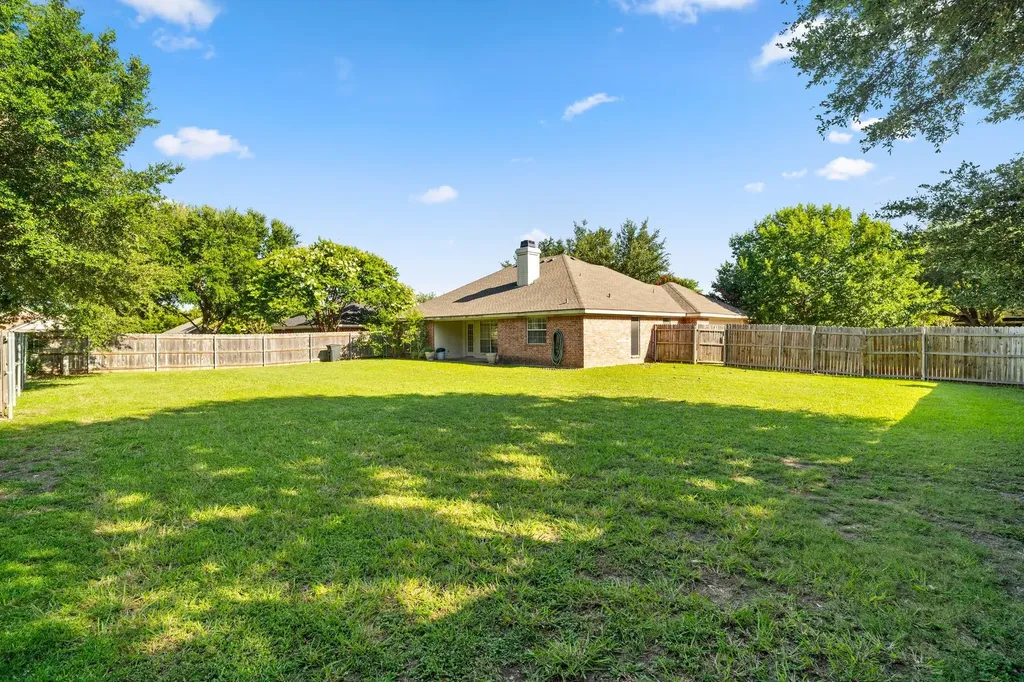 1005 Cheyenne Trail Hewitt TX 76643