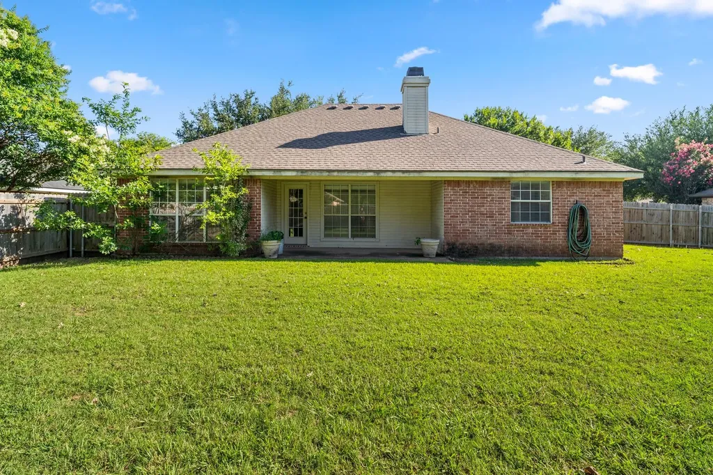 1005 Cheyenne Trail Hewitt TX 76643