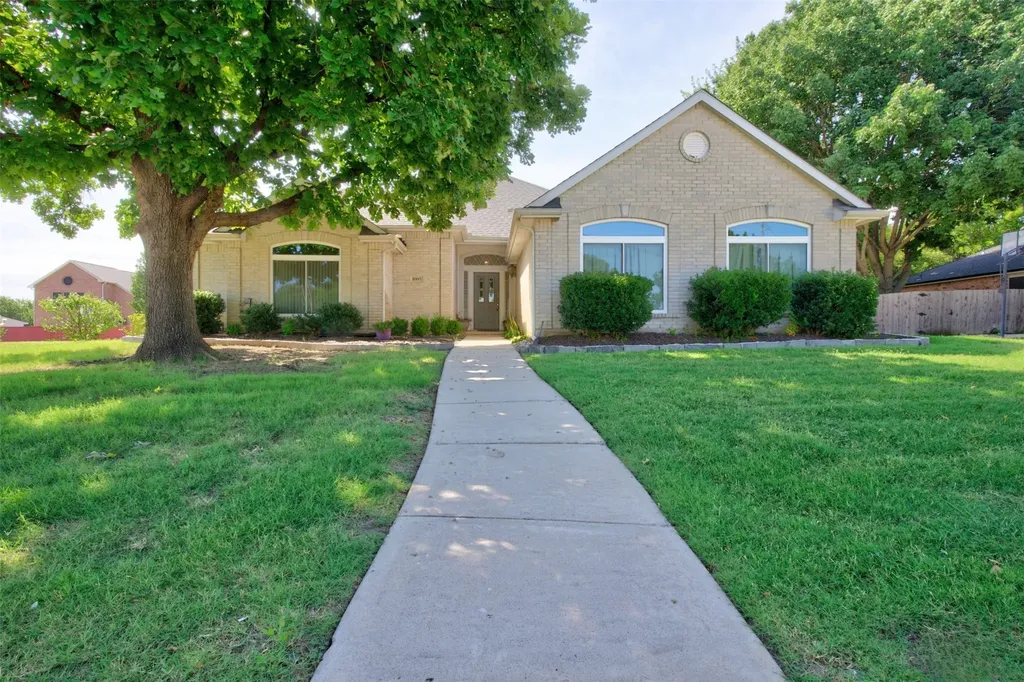 1005 Wilderness Trail Crowley TX 76036