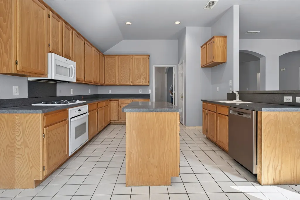 1005 Wilderness Trail Crowley TX 76036