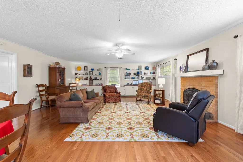 2810 Tanglewood Drive Commerce TX 75428