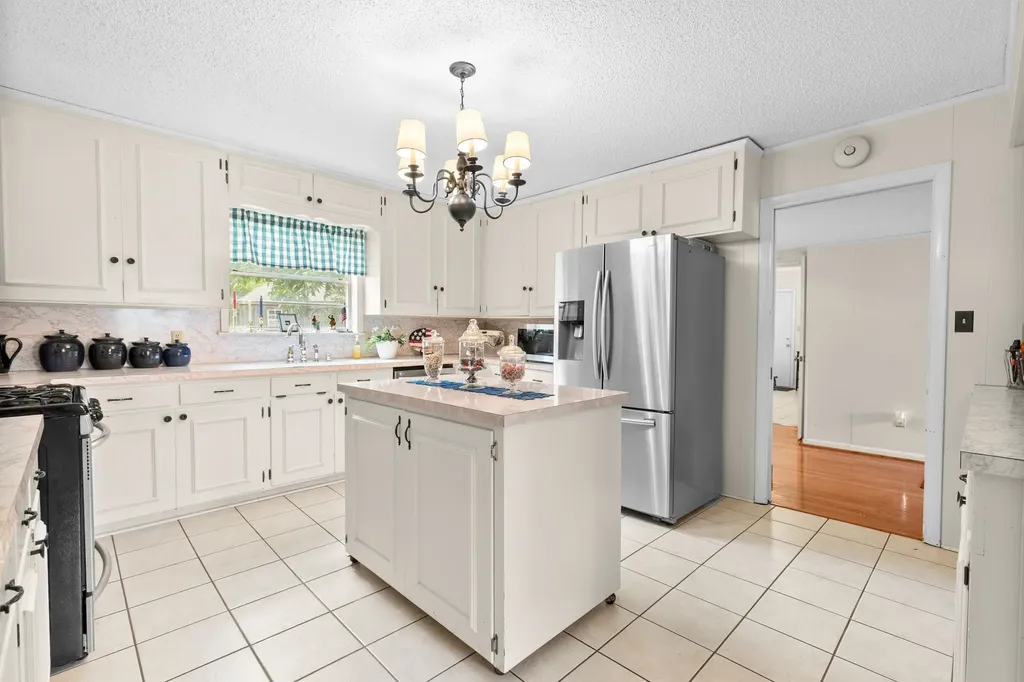 2810 Tanglewood Drive Commerce TX 75428