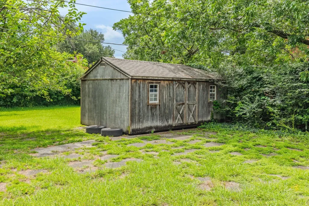2810 Tanglewood Drive Commerce TX 75428