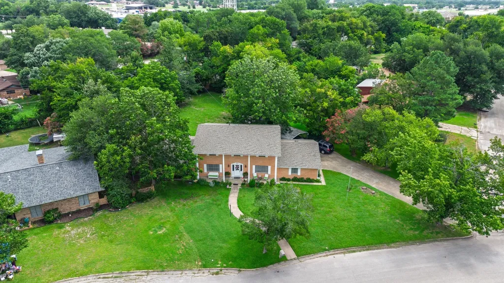 2810 Tanglewood Drive Commerce TX 75428