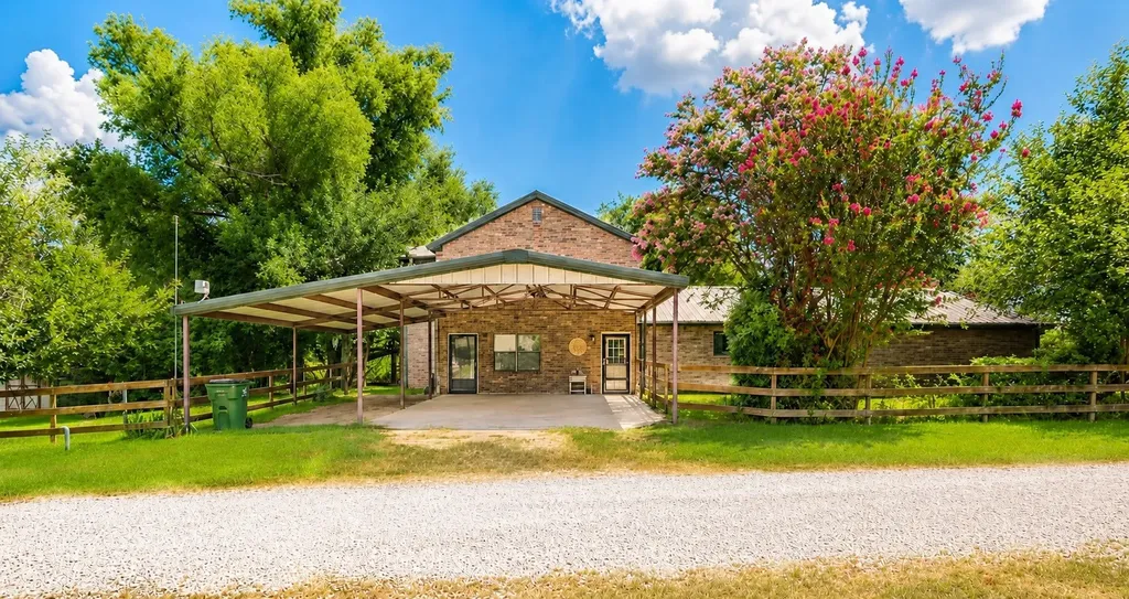 150 Private Road 4656 Boyd TX 76023